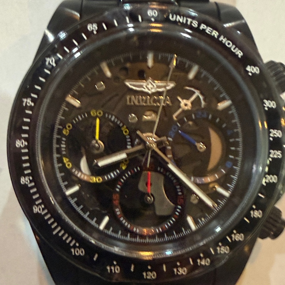 #12 Invicta limited edition speedway men’s watch. 35.9mm, black